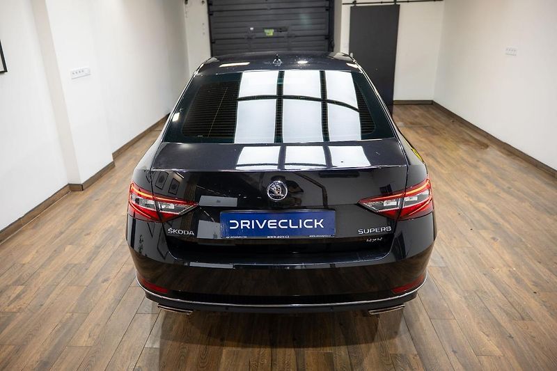 Škoda Superb 2.0 TSI 200 kW L&K - fotka 5 z 40