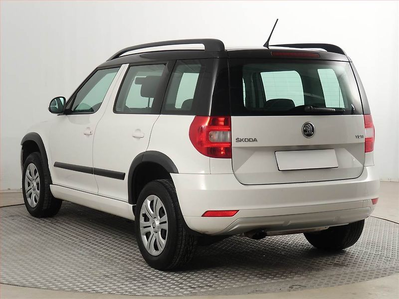 Škoda Yeti (2014) 1.2 TSI, Vyhř. sedaček - fotka 4 z 14