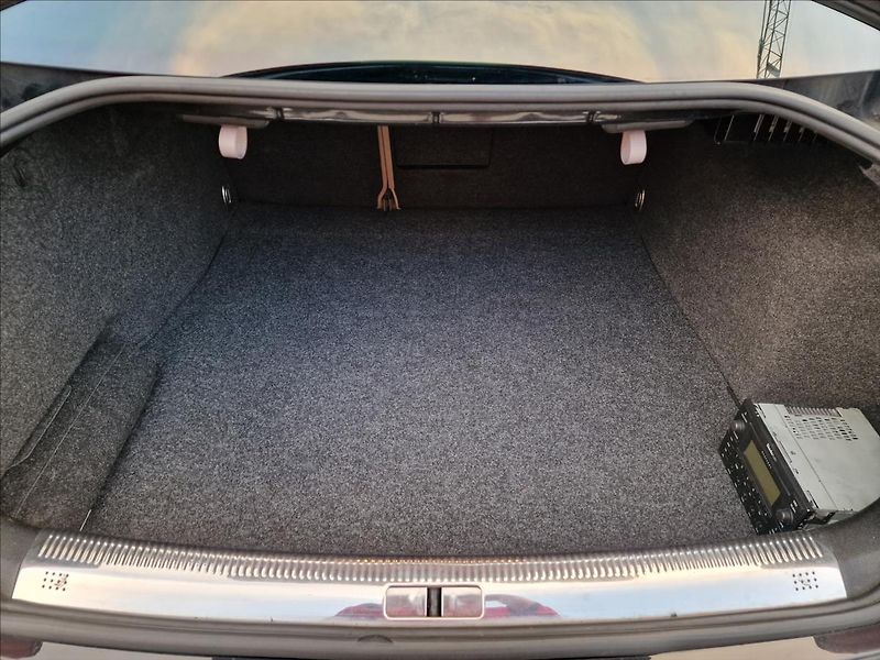 Škoda Superb 2.5 TDI  V6 120kW Elegance,ČR - fotka 16 z 46