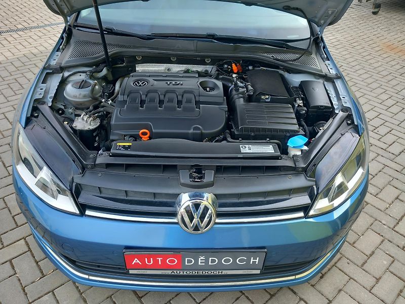 Volkswagen Golf (2013) VII 2,0TDi 110kw 1.MAJITEL - fotka 34 z 39