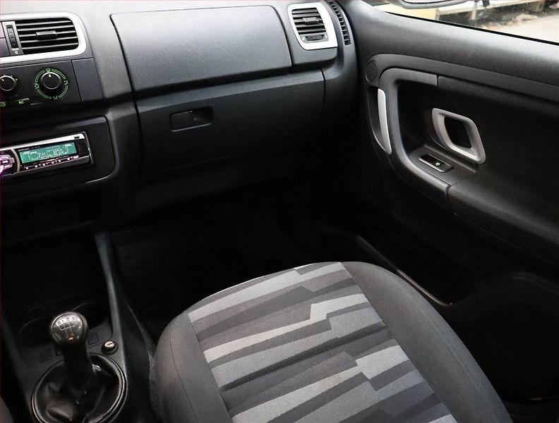 Škoda Fabia (2009) Ambition 1.2 12V, po STK - fotka 8 z 14