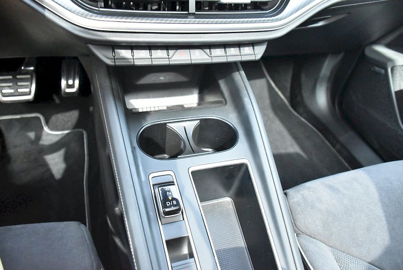 Škoda Enyaq (2025) Sportline 85 210kW - fotka 23 z 35