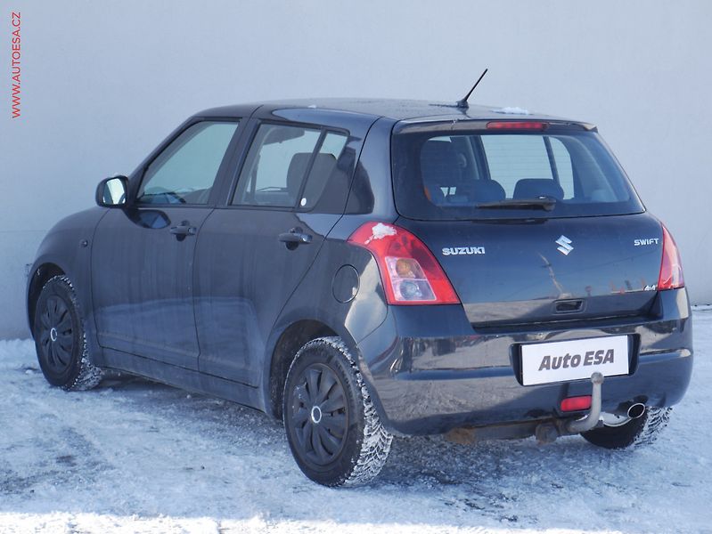 Suzuki Swift (2007) 1.3i 4x4, AC, výhřev sed - fotka 6 z 16