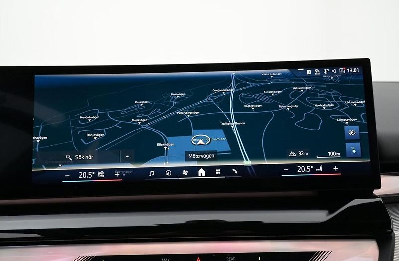 BMW i5 eDrive40 Touring M SoH 96% Kam - fotka 11 z 26