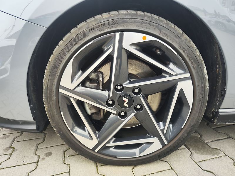 Hyundai i30 1.5 T-GDI/103kW N-Line DCT - fotka 34 z 35