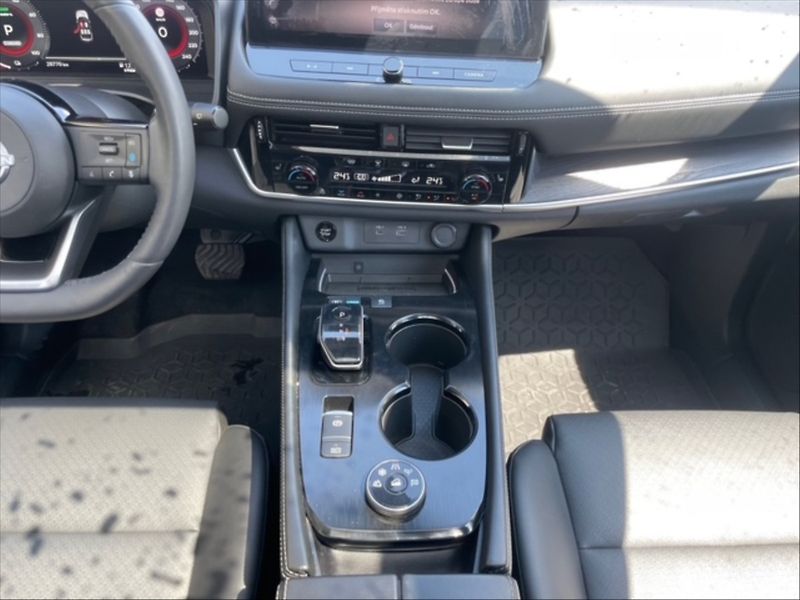 Nissan X-Trail 1,5 e-P. e-F. TEKNA AWD AT - fotka 10 z 11