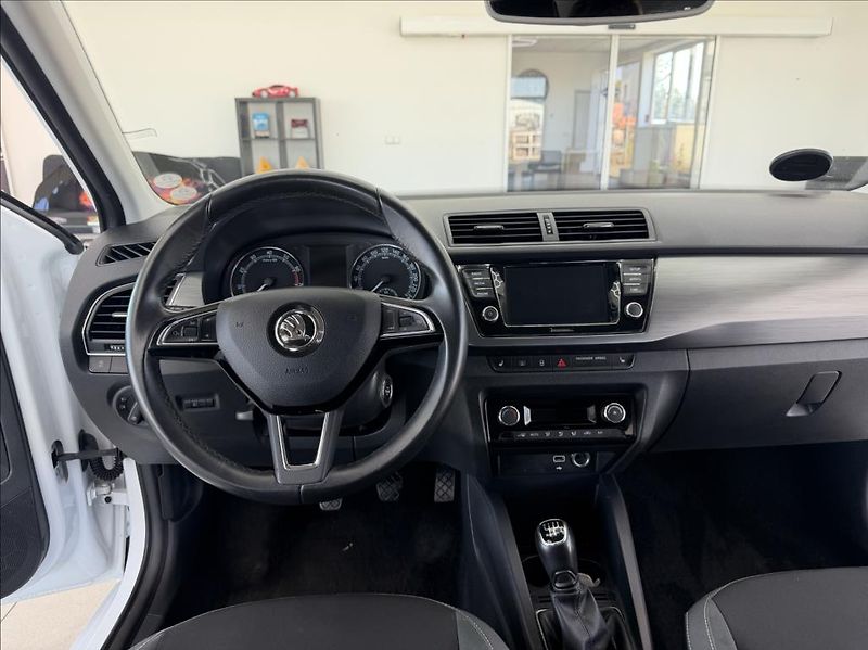 Škoda Fabia 1,0 TSI, tažné, LED, CarPlay - fotka 13 z 35