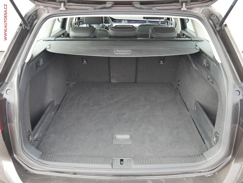 Volkswagen Passat (2016) 2.0 TDi 4x4, ČR, Highline - fotka 7 z 24