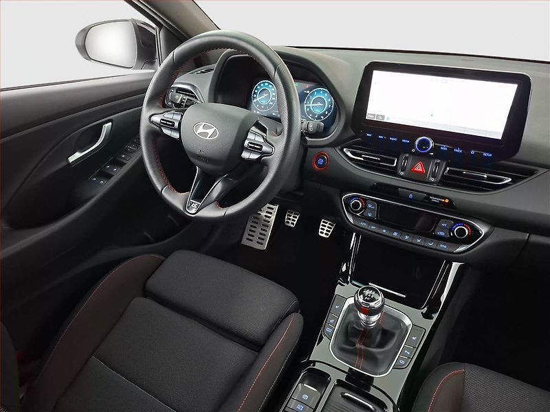 Hyundai i30 (2025) 1.5 T-GDI MHEV 48V, N- Line - fotka 7 z 20