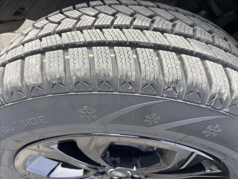 Land Rover Range Rover Evoque 2,0 D150 110kw Manual LED po r - fotka 24 z 33