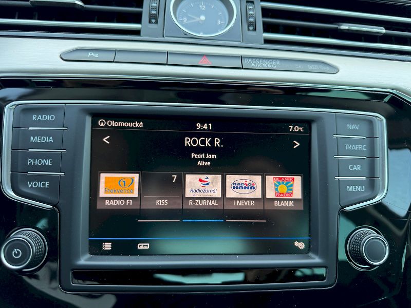 Volkswagen Passat (2016) 2.0 TDI 110kW HighLine - fotka 23 z 35