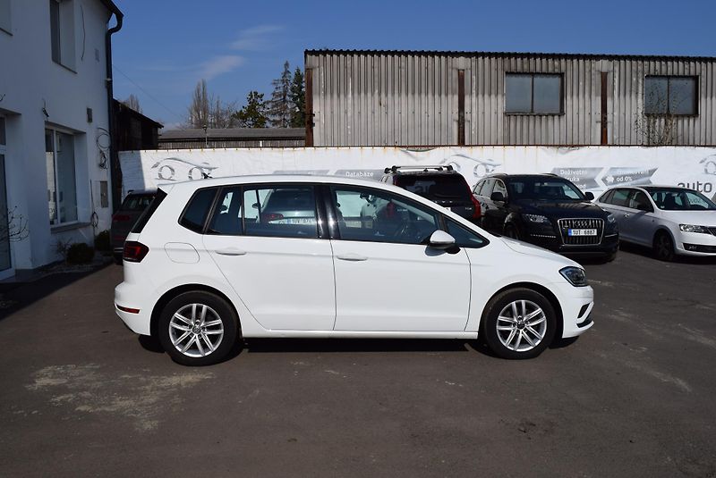Volkswagen Golf Sportsvan (2020) 1.5TSI EVO 110kw DSG LED TAŽNÉ - fotka 7 z 48