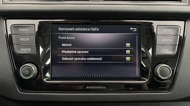 Škoda Fabia 1.0 TSI Ambition Combi - fotka 23 z 23