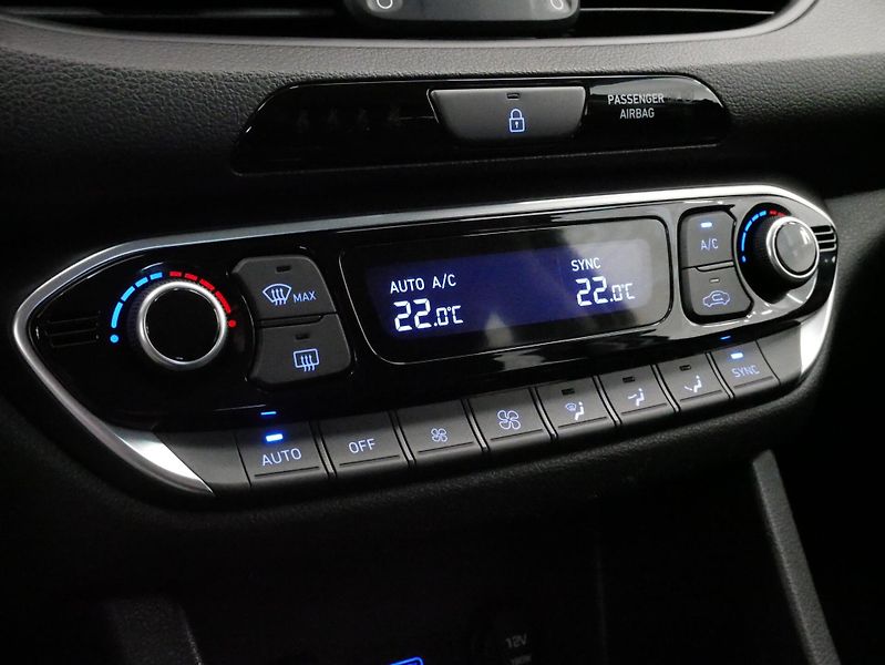 Hyundai i30 - fotka 22 z 26