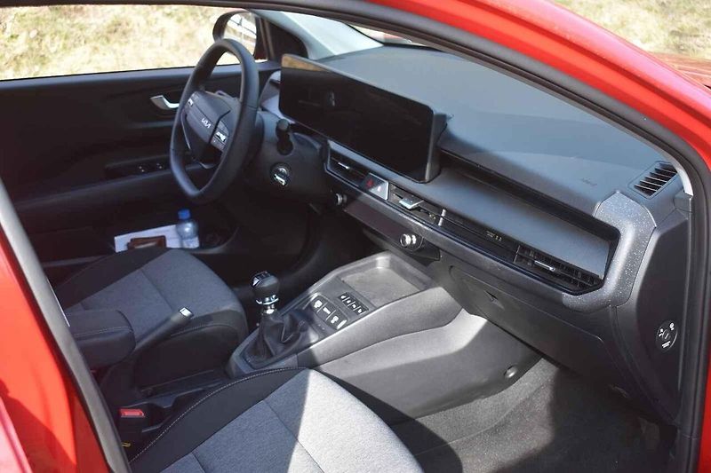 Kia Stonic je dostupné a dobře jezdící malé rodinné auto.