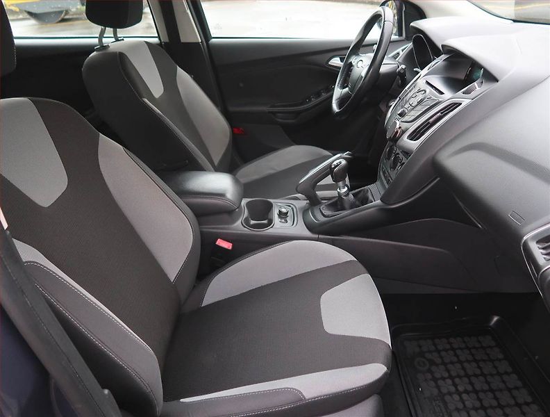 Ford Focus (2012) 1.0 EcoBoost, dobrý stav - fotka 9 z 19