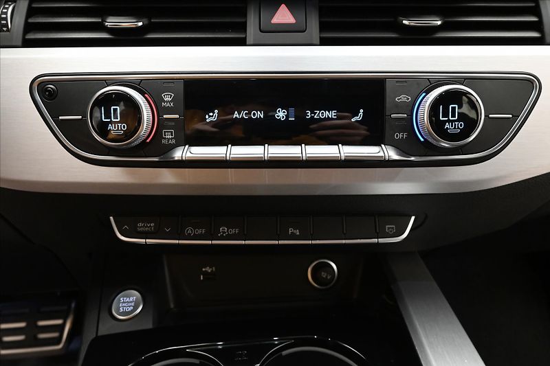 Audi A4 2,0 40TDI 150kW QUATTRO S-LINE - fotka 21 z 33