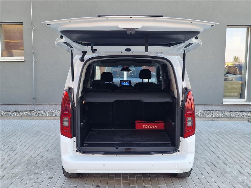 Toyota ProAce City 1.5 D-4D 130k L1 Family - fotka 39 z 49