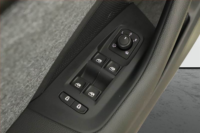 Škoda Superb (2024) Selection 2.0 TDI - fotka 18 z 19