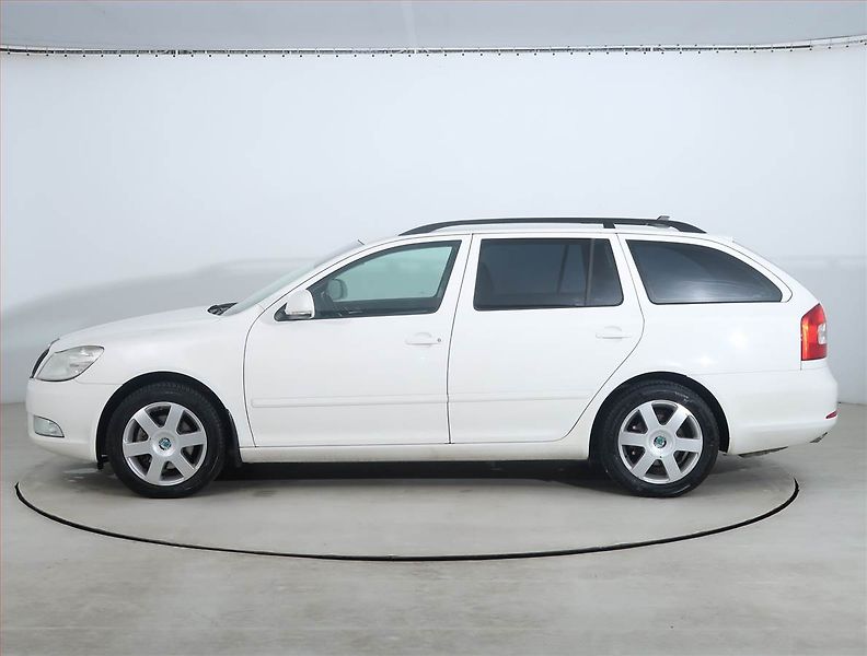Škoda Octavia (2010) 2.0 TDI, nová STK, CZ doklady - fotka 3 z 20