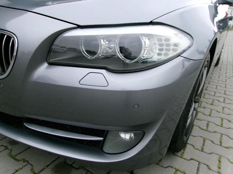 BMW Řada 5 (2010) 520d combi  - fotka 21 z 28