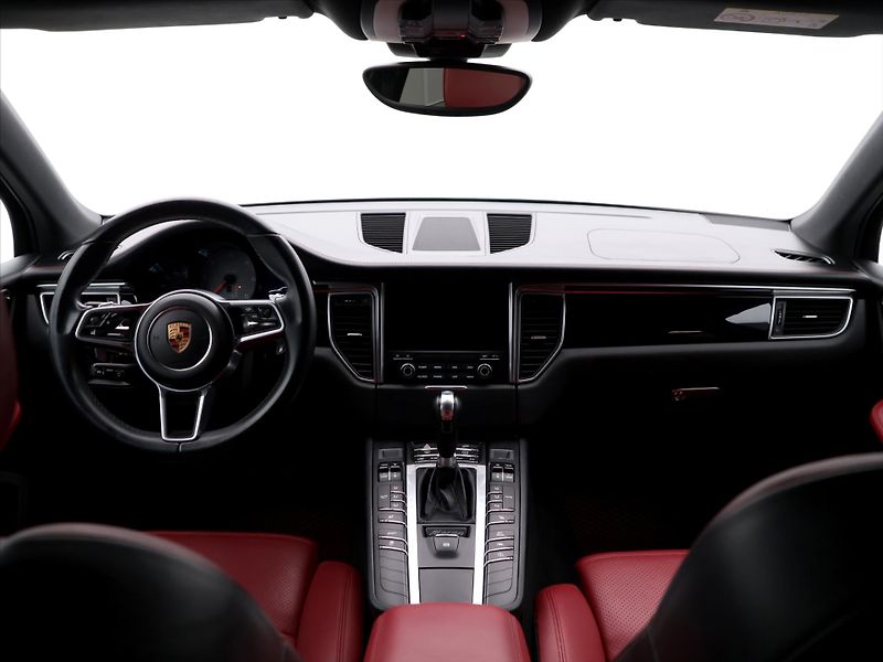 Porsche Macan 3.0 S V6 190kW AUT - fotka 43 z 51