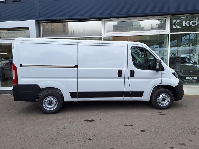Peugeot Boxer (2026) FG 3000 L2H1 BHDi 120k MAN6 - fotka 7 z 17