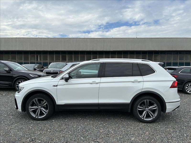 Volkswagen Tiguan Allspace 2,0 TDI PANO TAŽNÉ KAMERA 360 - fotka 2 z 34