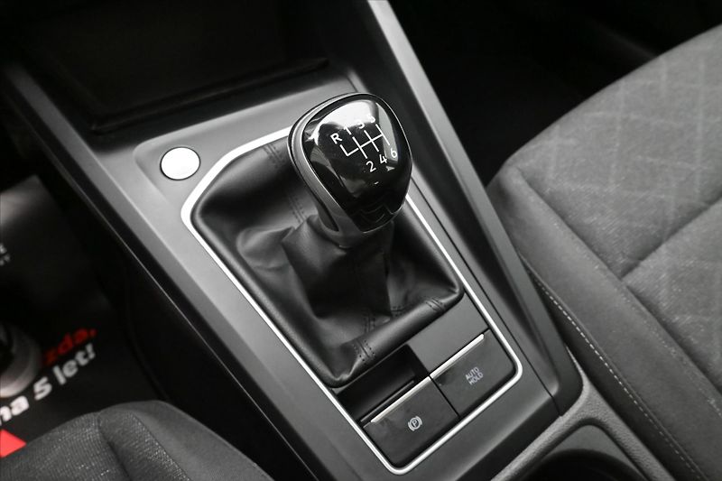 Volkswagen Golf 2,0 TDI 85 kW Life Záruka až 5 - fotka 23 z 31