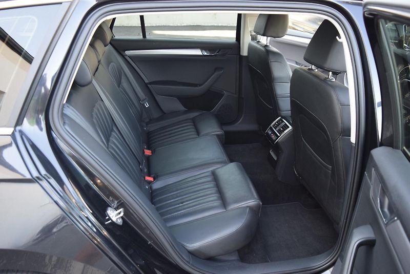 Škoda Superb (2019) 1.5TSI 110kw DSG STYLE PLUS  - fotka 38 z 43