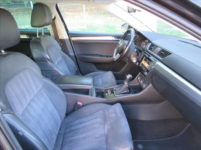 Škoda Superb 2,0 TDi 110 Kw, Style, DSG, No - fotka 13 z 36