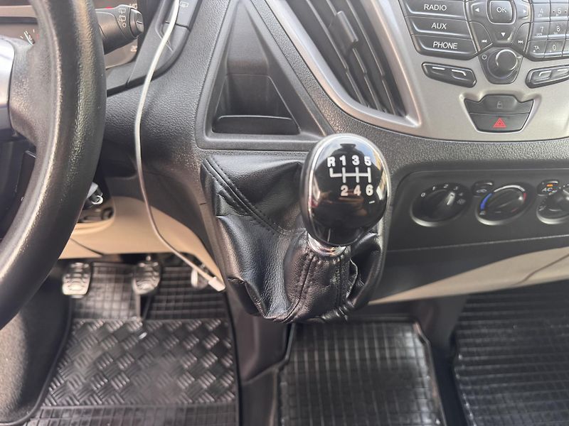 Ford Tourneo Custom 2.2TDCI 92KW L2 9.MÍST - fotka 12 z 32