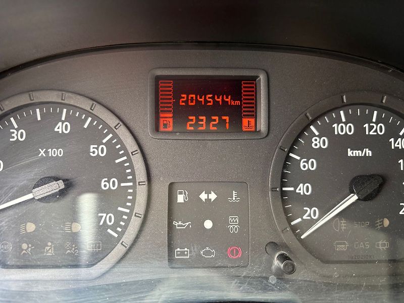 Dacia Logan 1.5dCi, 63kW, Klima - fotka 9 z 12