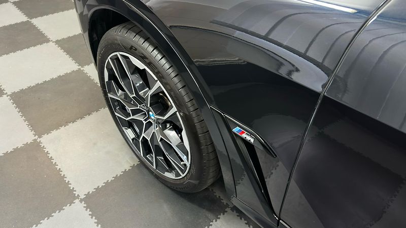 BMW X7 M60i X-DRIVE / ZÁRUKA / 7 MÍST - fotka 12 z 67