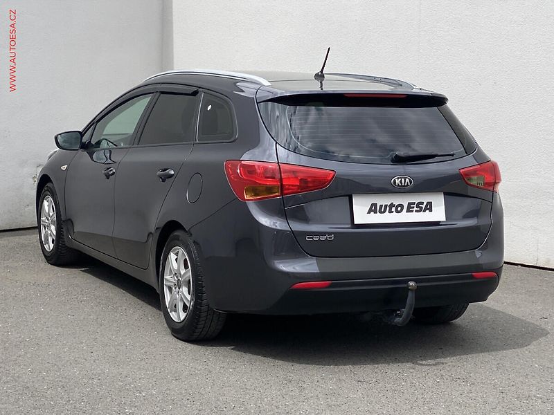 Kia Ceed (2013) 1.4i, ČR, TZ, tempomat - fotka 6 z 13