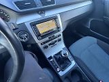 Volkswagen Passat (2012) 1,6 TDI 77 KW KOLA STK - náhled 21