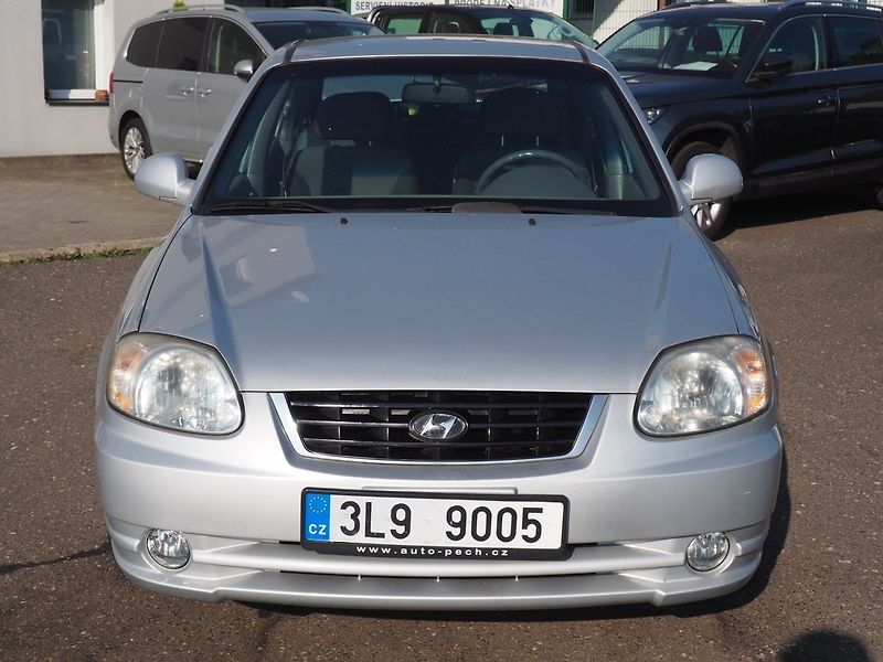 Hyundai Accent (2006) 1.4i, 63kW, AC - fotka 7 z 29