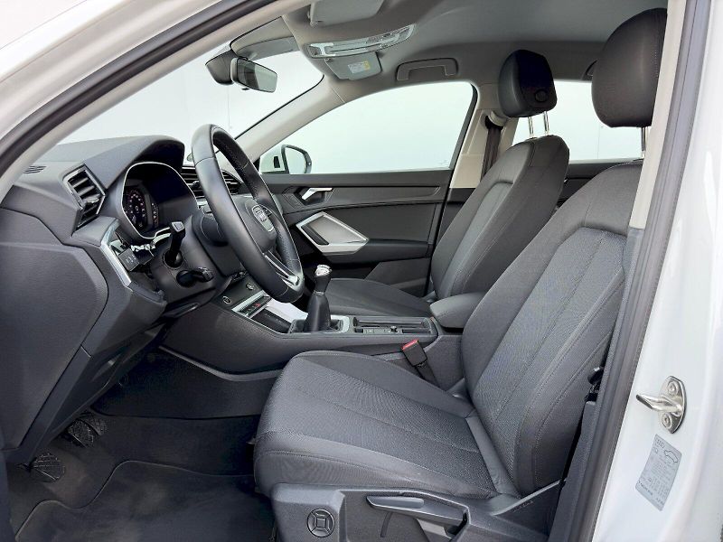 Audi Q3 (2023) 35 TFSI 110kW - fotka 5 z 35