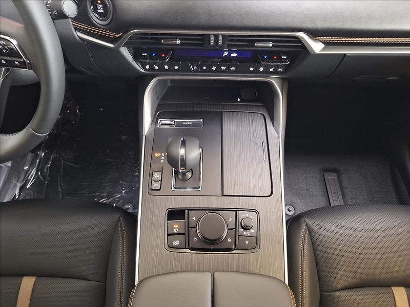 Mazda CX-60 2.5 PHEV 327k AWD AT8 HOMURA P - fotka 11 z 17