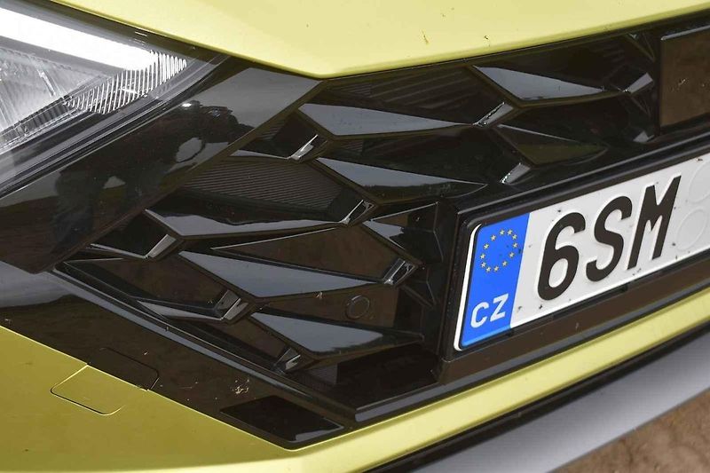 Hyundai i20 po faceliftu se moc nezměnil. Ale škoda to určitě není