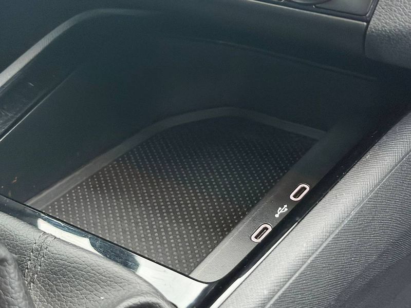 Škoda Kamiq Ambition 1,0 TSI 70 kW 5° MP - fotka 25 z 28