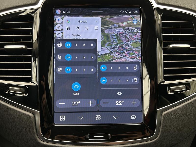 Volvo XC90 2.0  B5 4x4 Plus - fotka 19 z 29