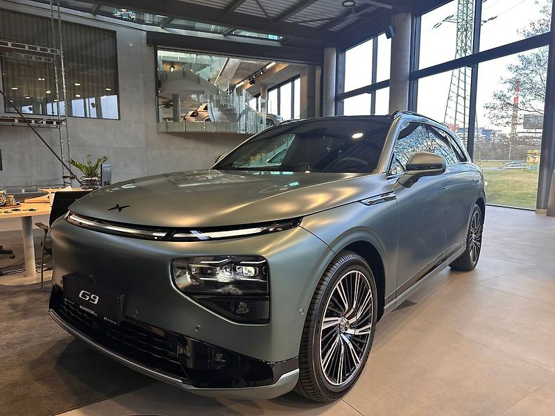 Xpeng G9 (2026) AWD Performance (dodání 10/26) - fotka 5 z 11
