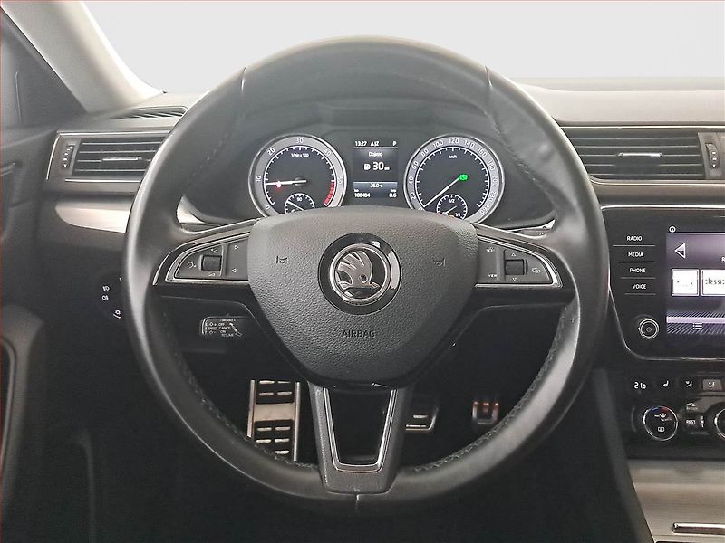 Škoda Superb (2019) 2.0 TDI, Automat, Navi - fotka 22 z 24