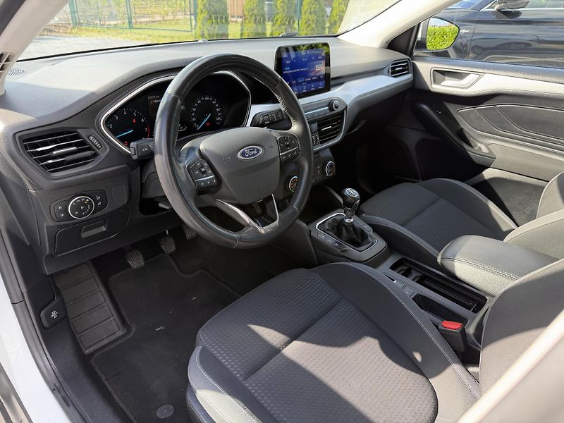Ford Focus (2019) 1.0 ecoboost 92 kw/DPH - fotka 16 z 23