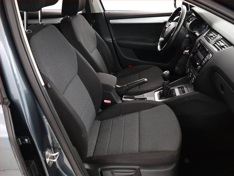 Škoda Octavia (2014) Greenline 1.6 TDI, Serv.kniha - fotka 7 z 15