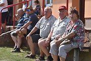 Sraz veteránů a nákladních vozů Tatra přilákal do Heřmánkovic stovky návštěvníků a desítky majitelů historických a nákladních vozů.