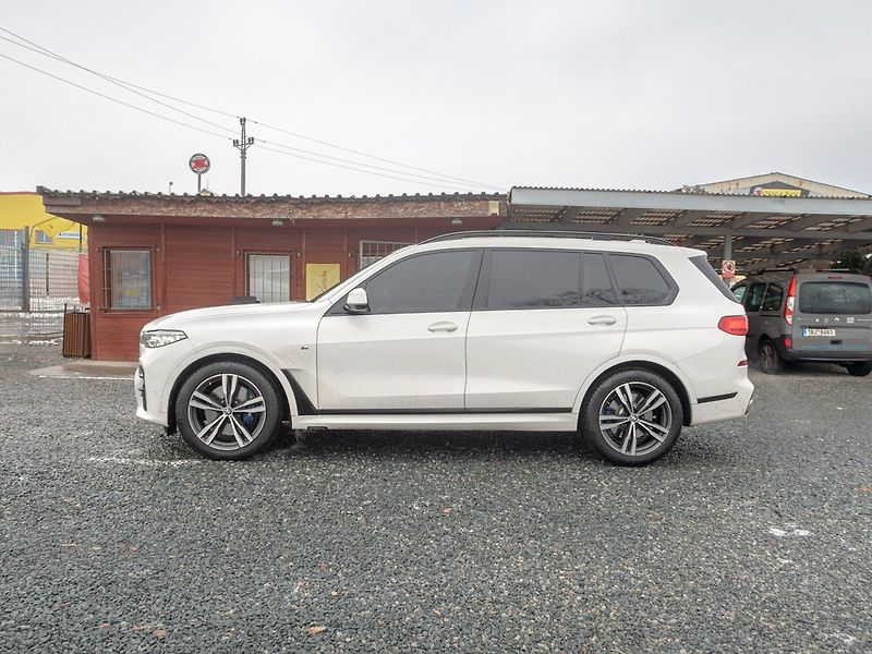 BMW X7 (2019) ČR 3.0i 250KW 7sed – INDIVIDUÁ - fotka 8 z 59