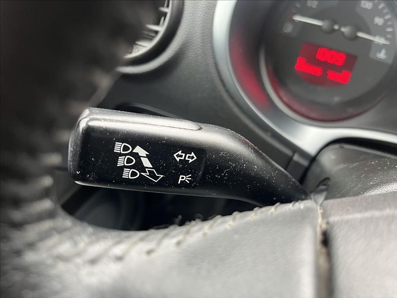 Seat Leon 1,4 MPi 63KW KLIMA ČR - fotka 22 z 30