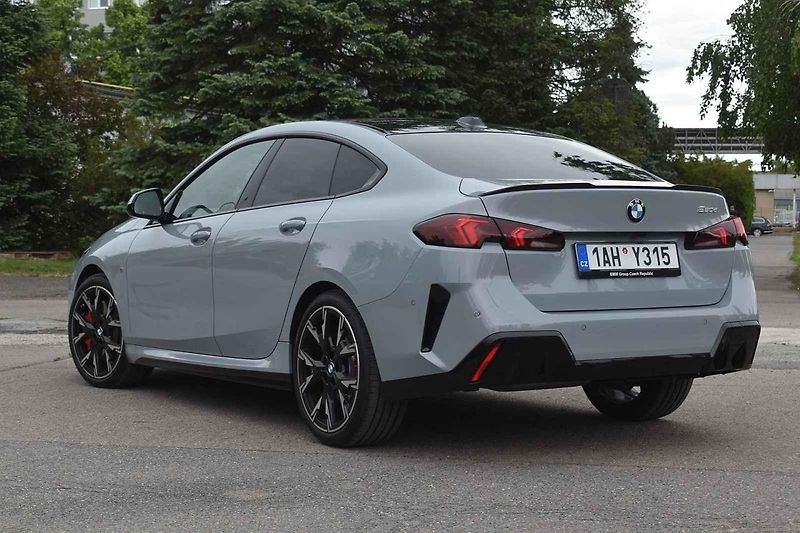 BMW 2 GrandCoupe využívá techniku hatchbacku BMW 1